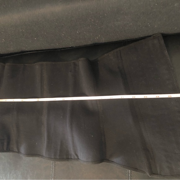 Waist trainer corset. M size. Measures 26 inches in the waist. Barely worn. - Picture 6 of 8